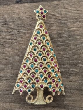 Vintage MYLU Holiday Tree Brooch with green And Red Stones